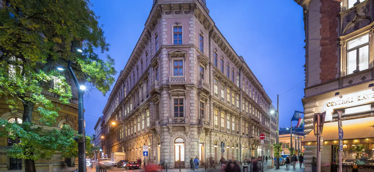 Axum Kft. - Budapest - Ybl palota Budapest - Ybl palota homlokzat és főlépcső felújítása